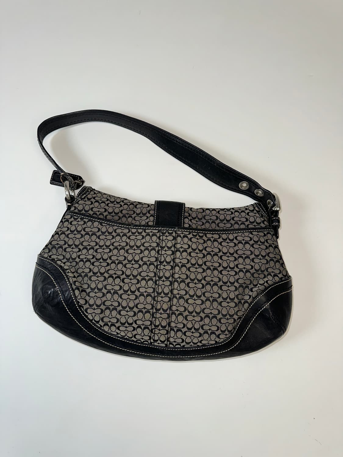 코치 버클 숄더백 상품이미지2