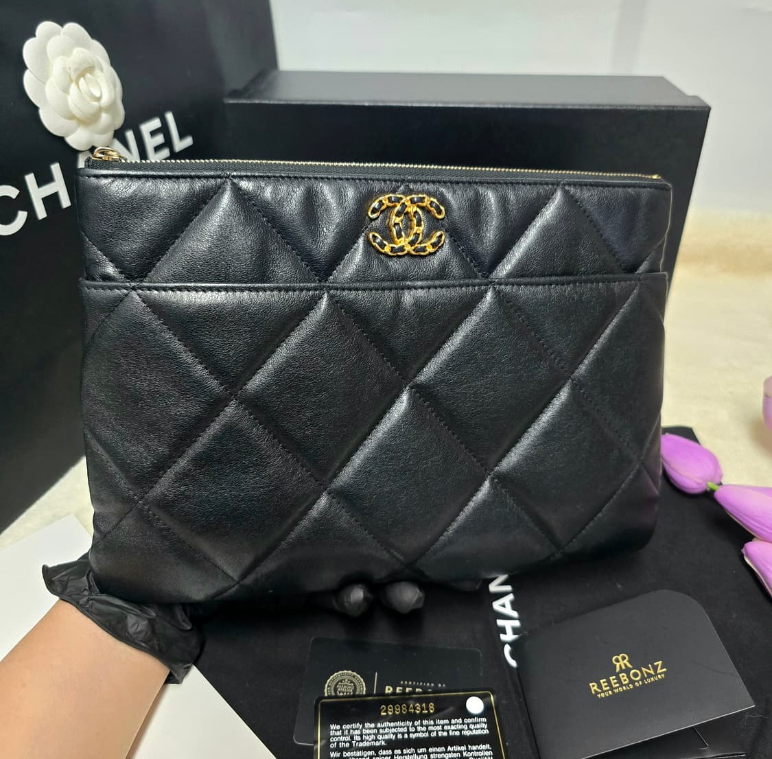 샤넬19뉴미듐클러치백 정품 상품이미지1