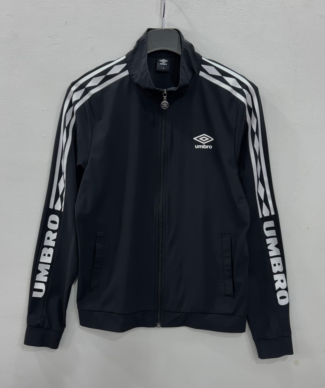 엄브로 사이드라인 바람막이 상품이미지1