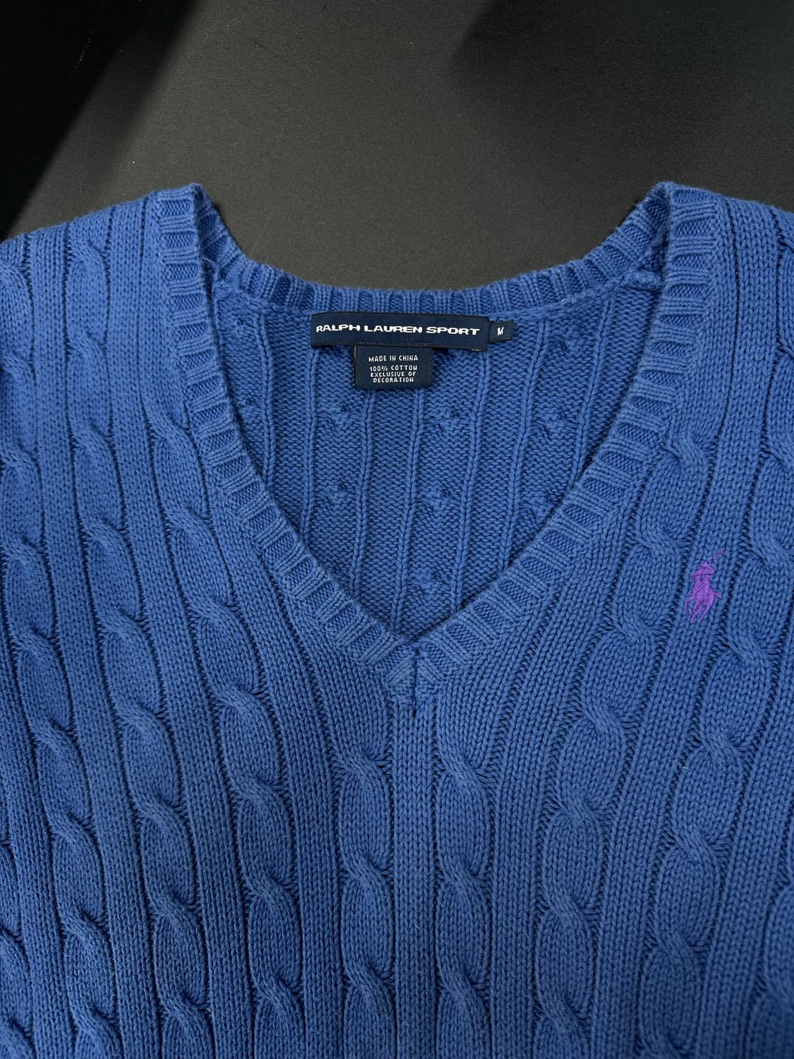 폴로 랄프로렌 브이넥 케이블 꽈배기 블루 니트 상품이미지5