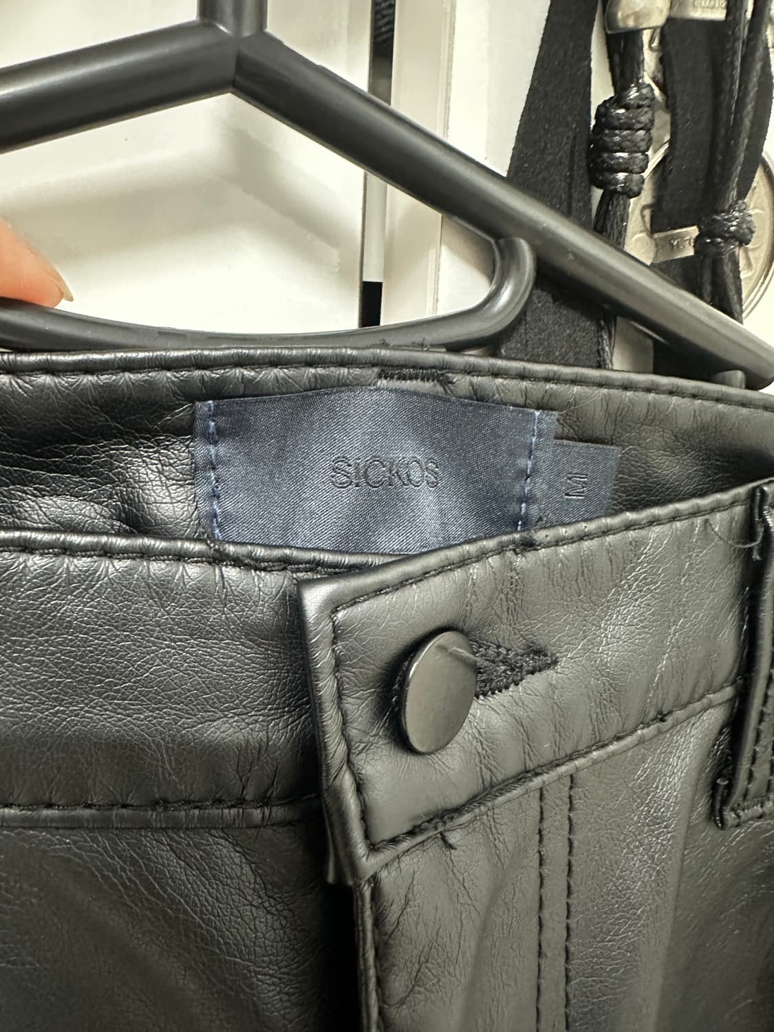 SIKOS 소프트 레더 팬츠 상품이미지3