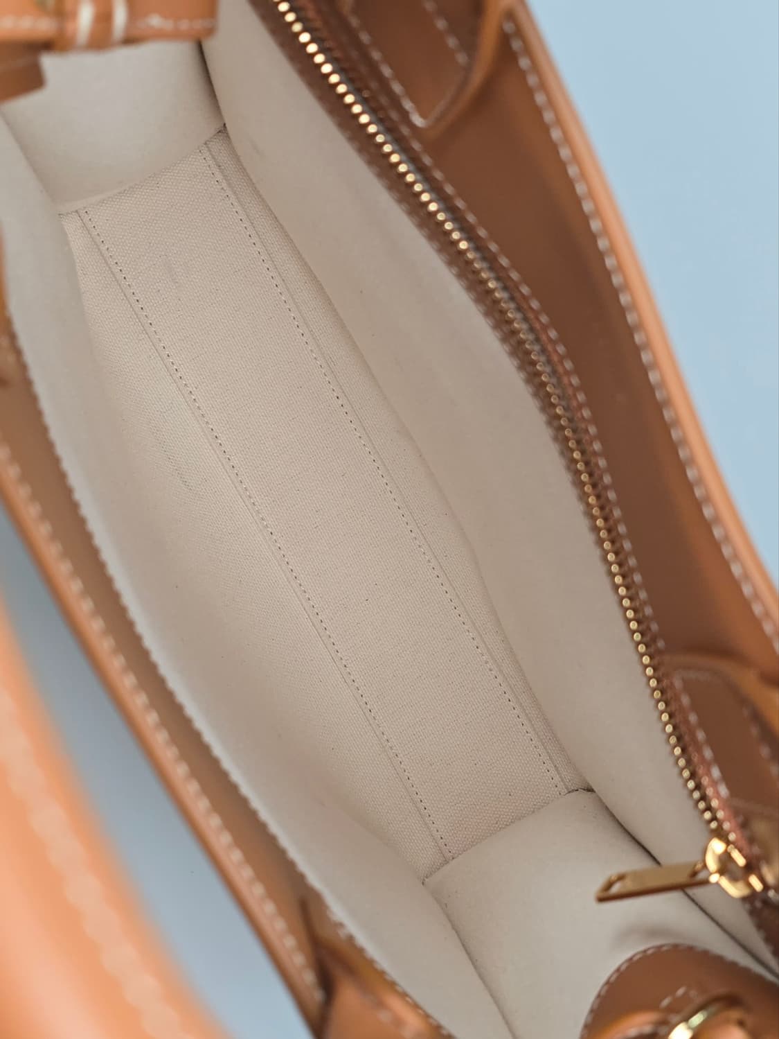 셀린느 버티컬 카바스백 상품이미지10