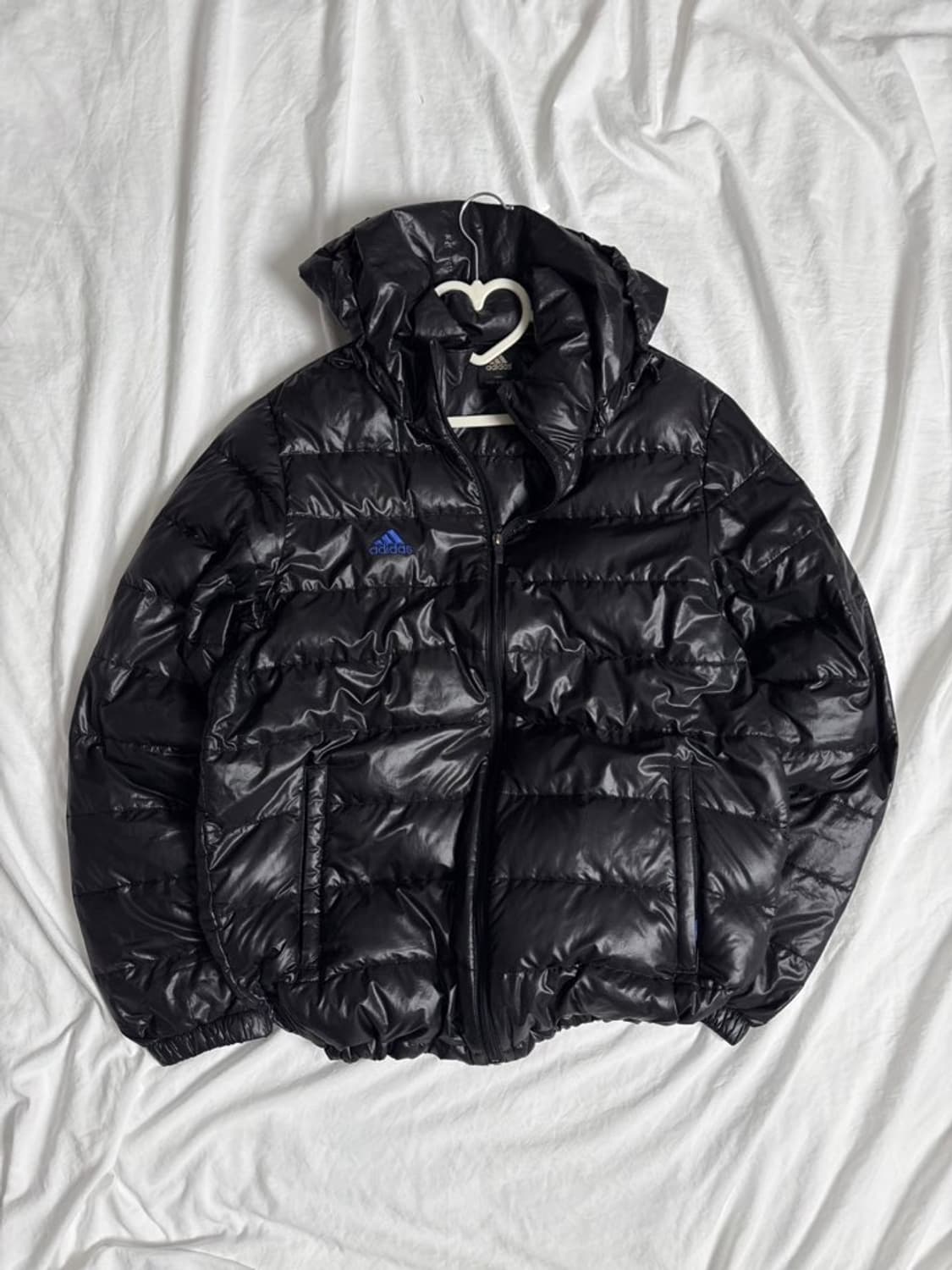 아디다스 y2k 유광 후드패딩 상품이미지1