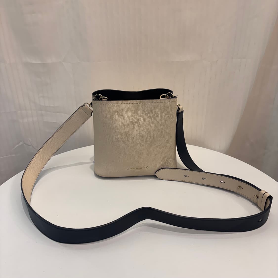 정품 메트로시티 버킷 크로스백     상품이미지5
