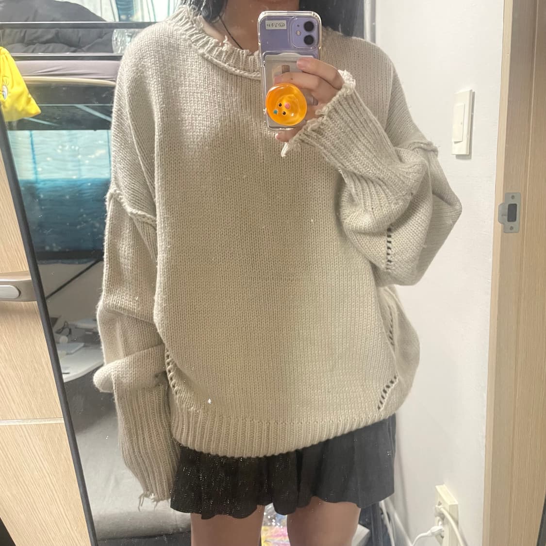 그런지 오버핏 아이보리 니트 & 밴딩 스커트  상품이미지3