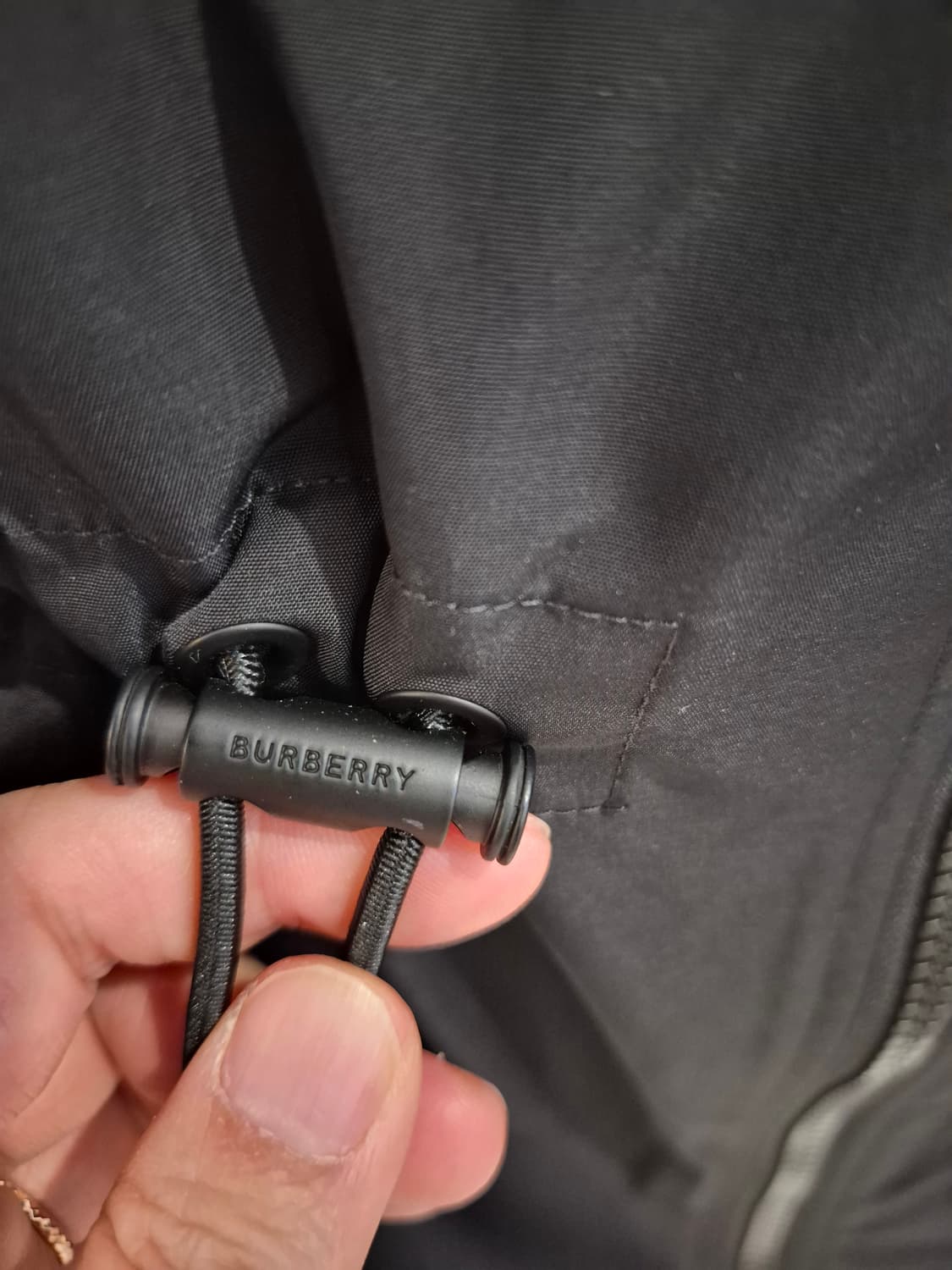 새상품))버버리 뉴BIRLEY 드로스트링 후드 자켓 블랙 상품이미지5