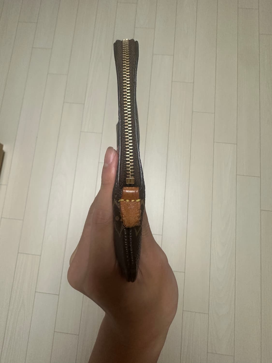 루이비통 에튀보야주 클러치 pm 상품이미지6