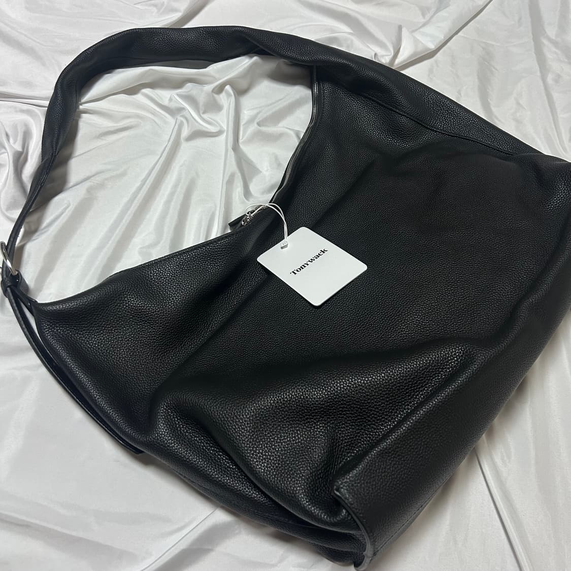 토니웩 그레인 레더 커브 숄더백 상품이미지1