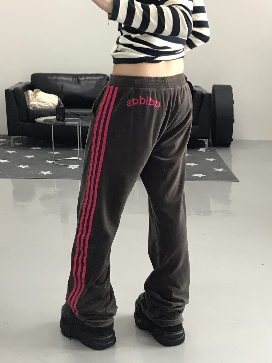 Adidas Y2k velvet track pants 상품이미지3