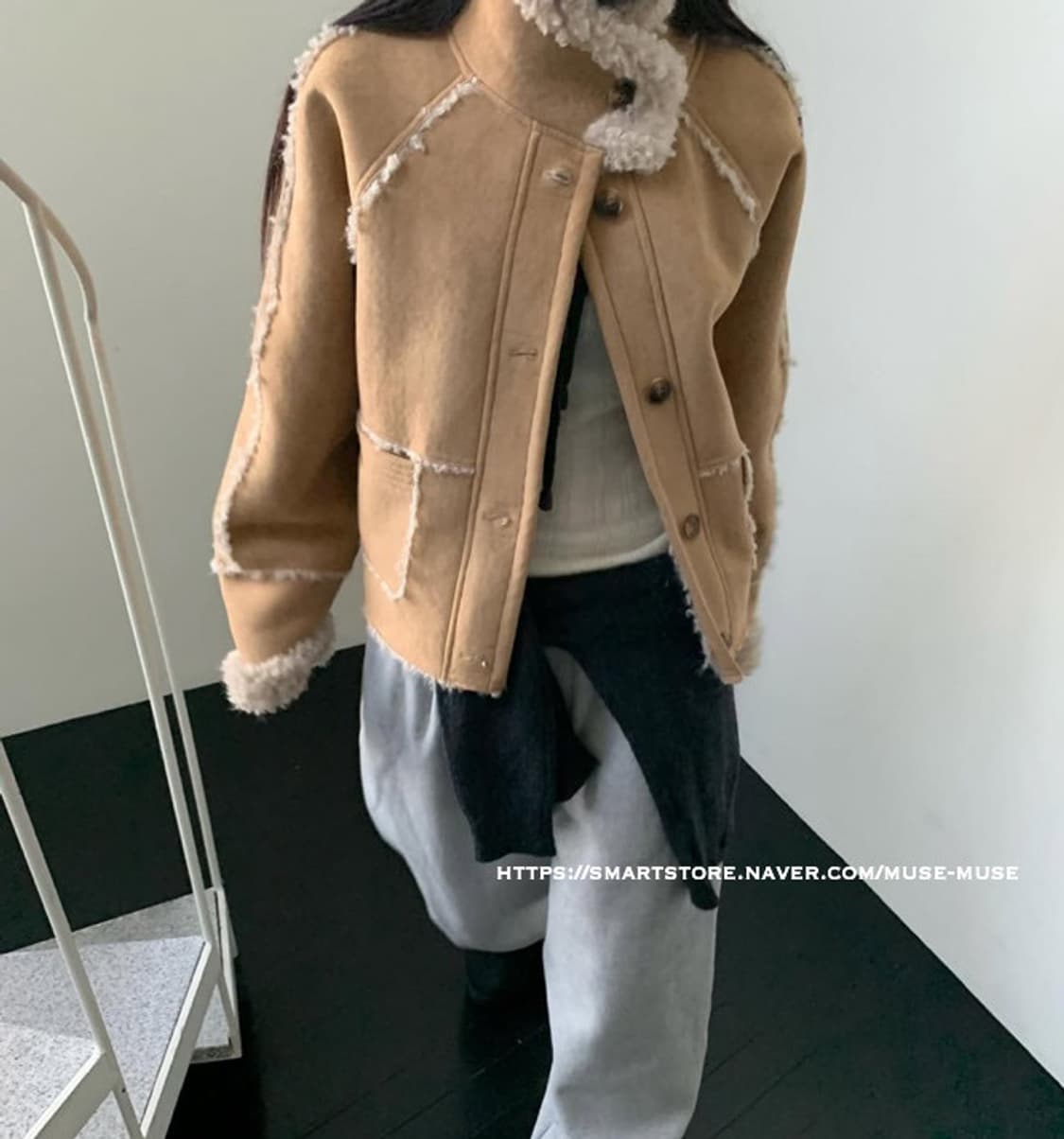 murmur 머멀 24fw 크롭 무스탕 자켓 상품이미지1