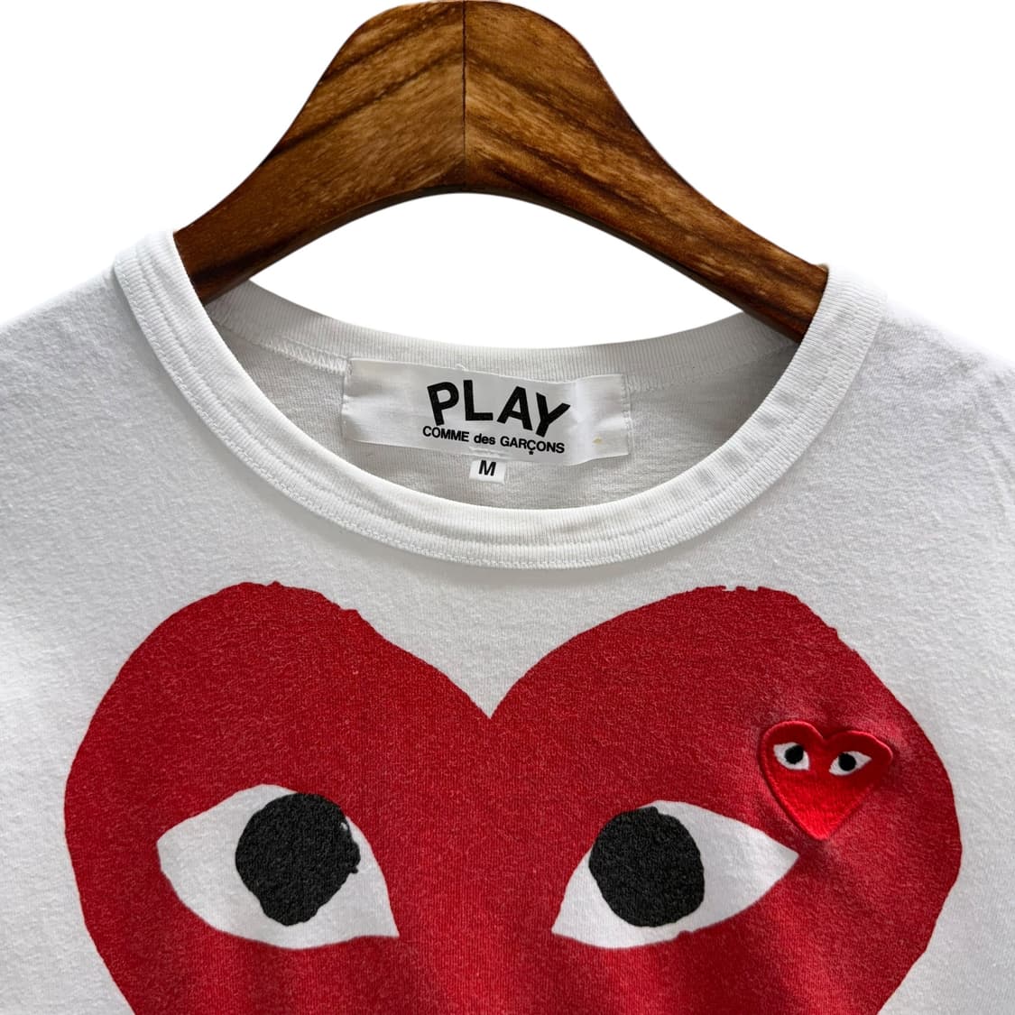 [M] 꼼데가르송 빅 레드 하트 와펜 반팔티 상품이미지5