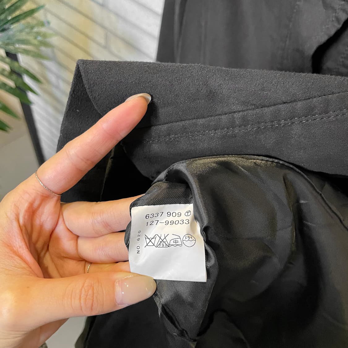 JPN VINTAGE 라운드넥 롱 코트 스웨이드 텍스쳐 견장 디테일 블랙 상품이미지6