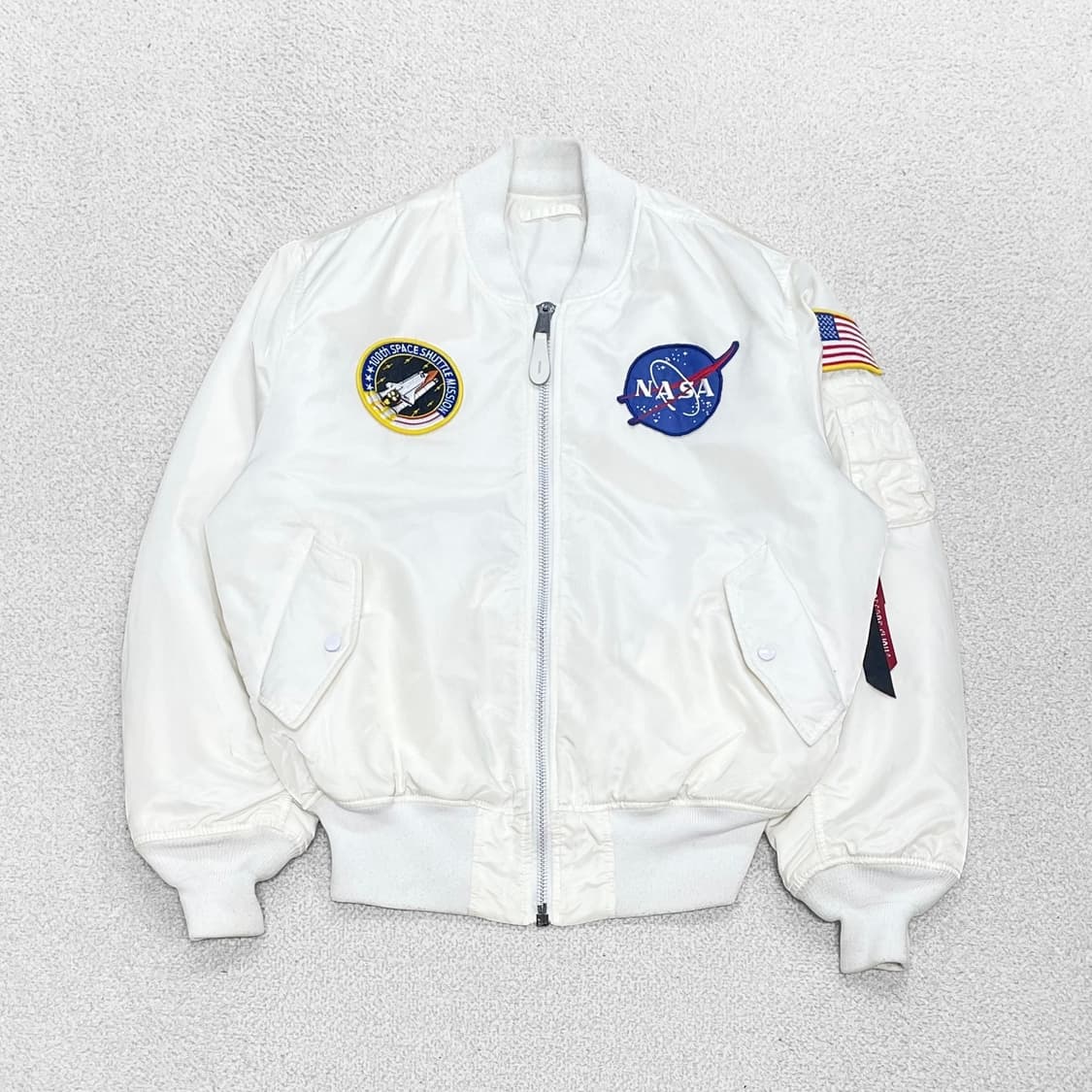 알파인더스트리 나사 Nasa MA-1 플라이트 봄버 자켓 화이트 상품이미지1