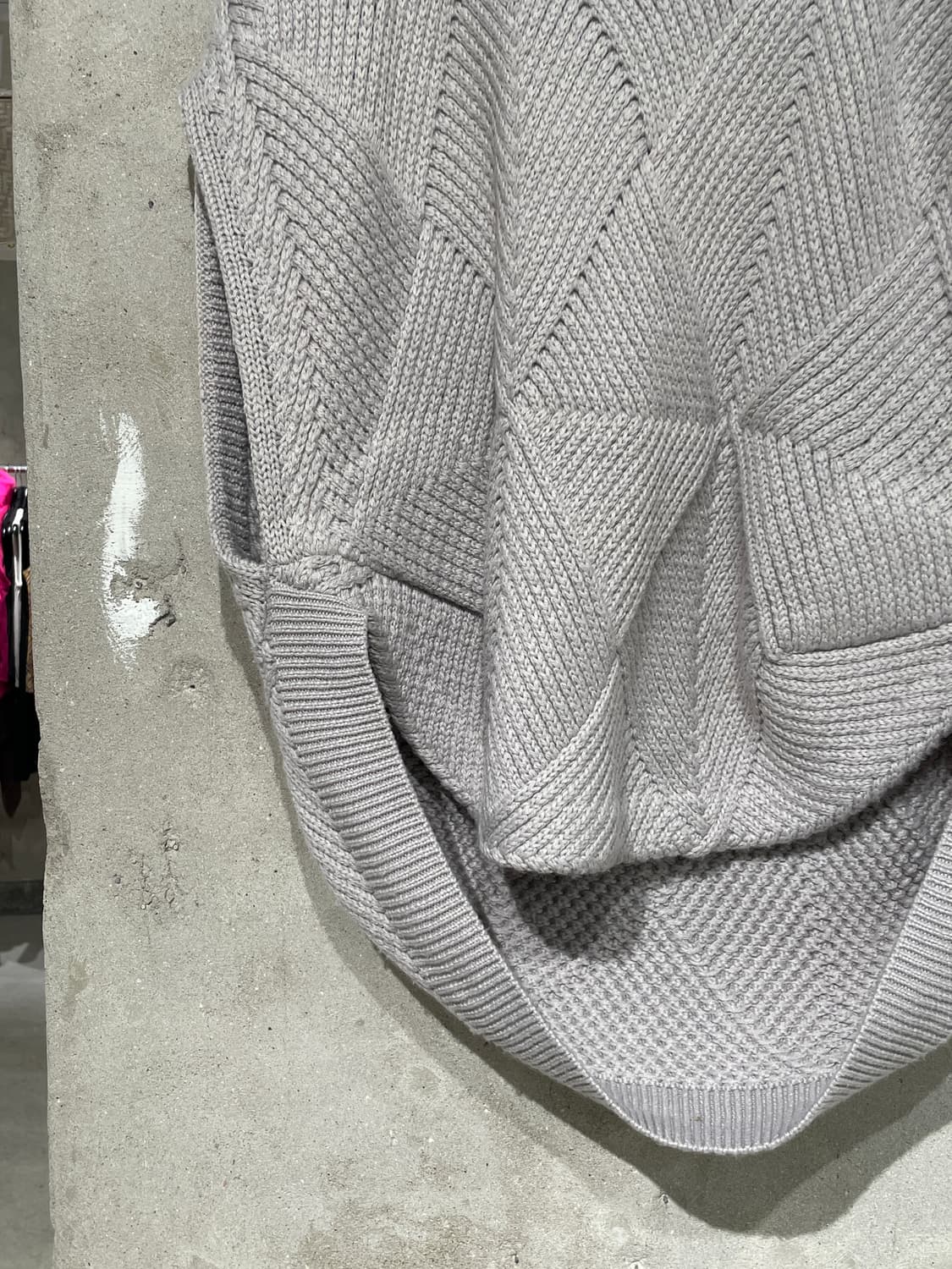 준야 와타나베 라이트 그레이 피규어 쉐입 니트 베스트 상품이미지4