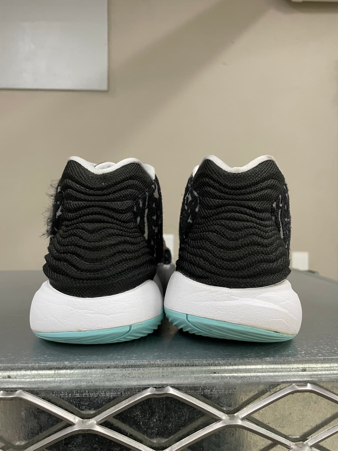 나이키 KD 14 EP 블랙 화이트 270 상품이미지3
