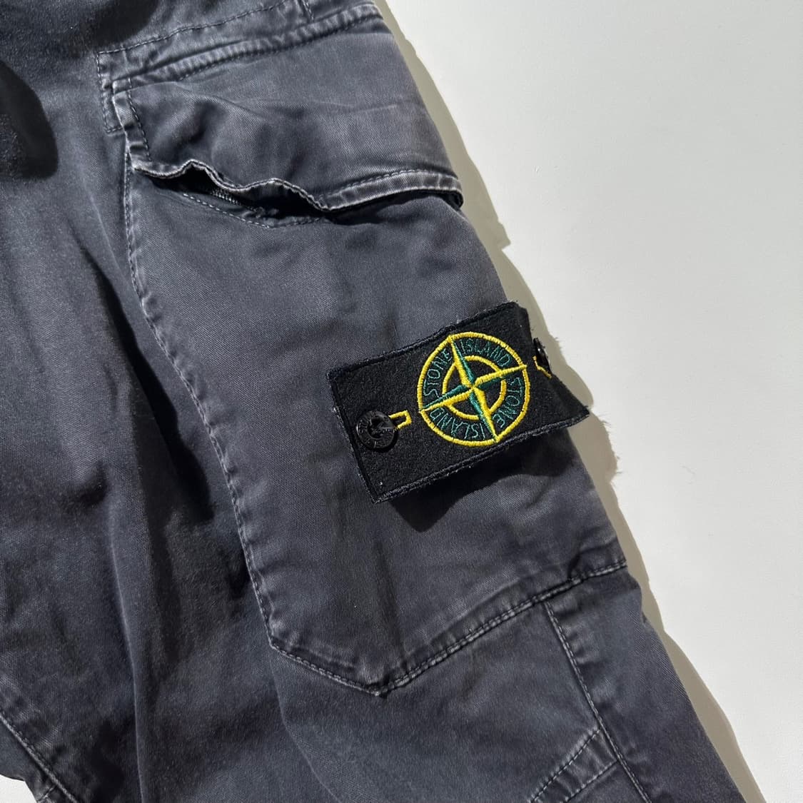 스톤아일랜드 사이드 와펜 카고 팬츠 상품이미지5