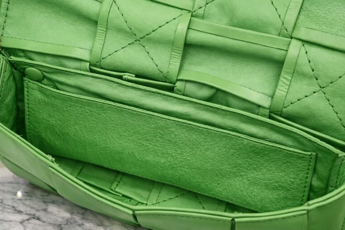 [S급] 보테가베네타 카세트 카프스킨 벨트 미니 뉴세이지 판매합니다!!! 상품이미지2