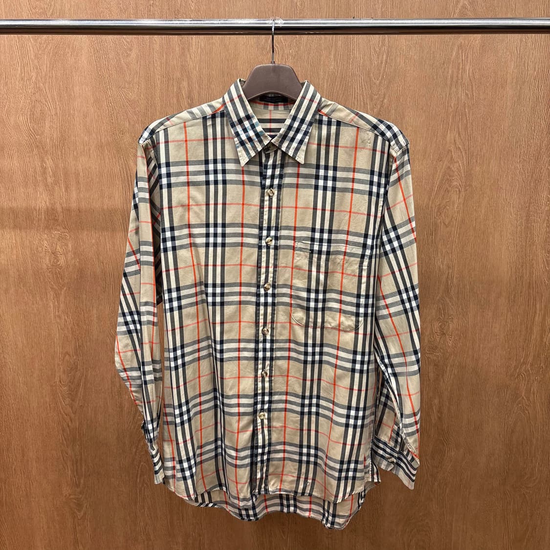 버버리 코튼 긴팔 셔츠 노바 체크 패턴 디테일 레귤러핏 베이지 상품이미지2