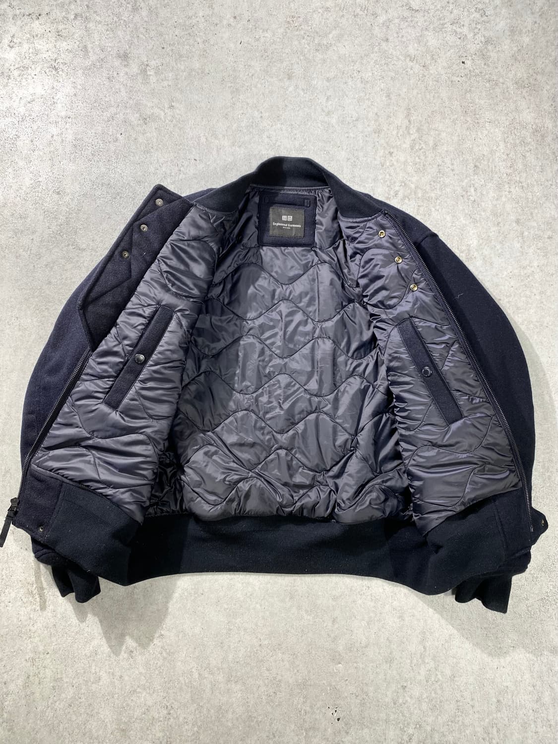 [M] 유니클로x엔지니어드 가먼츠 다크 네이비 울 블루종 자켓 상품이미지4