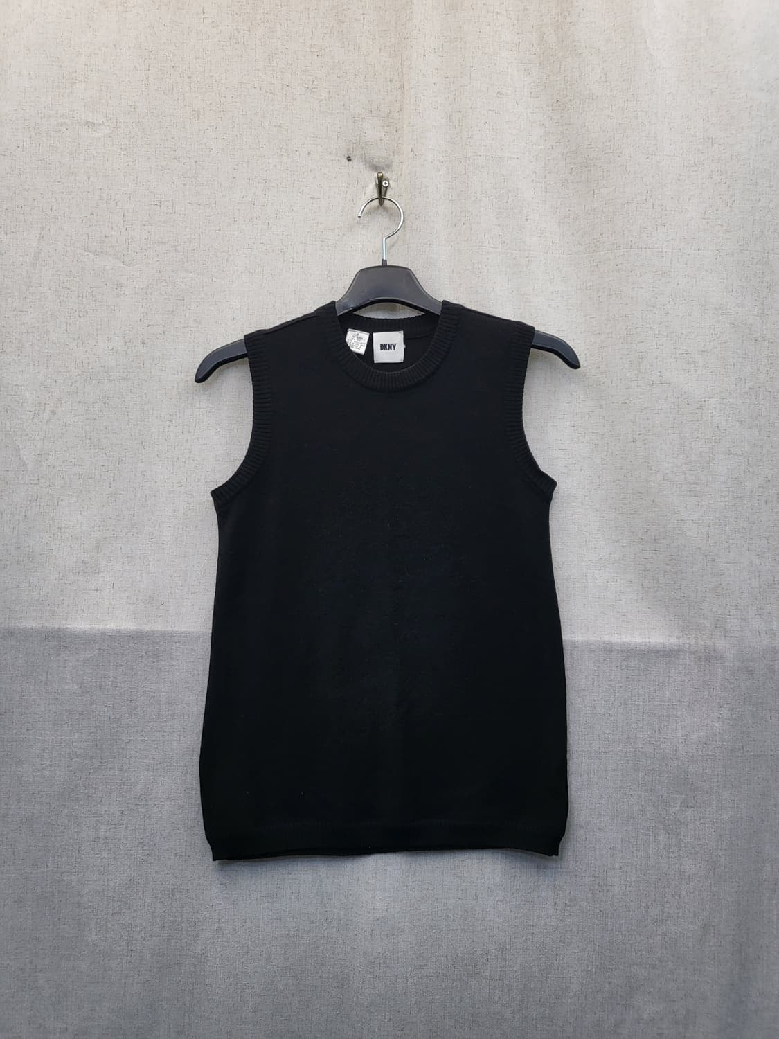 DKNY 블랙 니트 조끼 상품이미지1