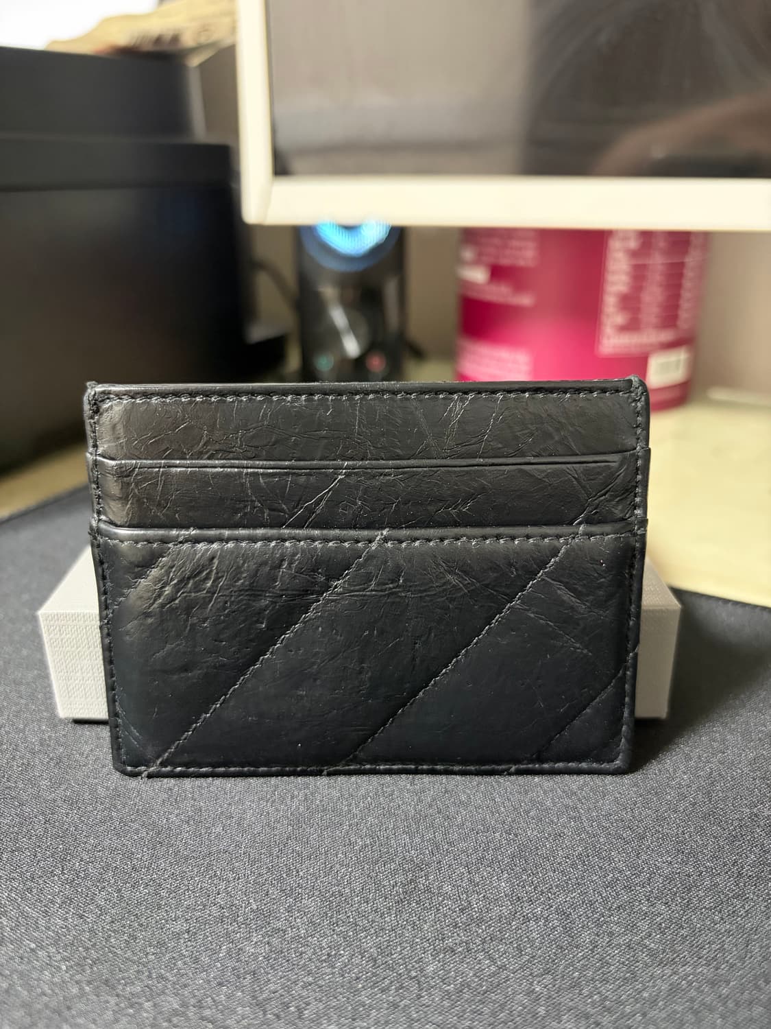 발렌시아가 크러쉬 카드 홀더 퀼티드 블랙 상품이미지2