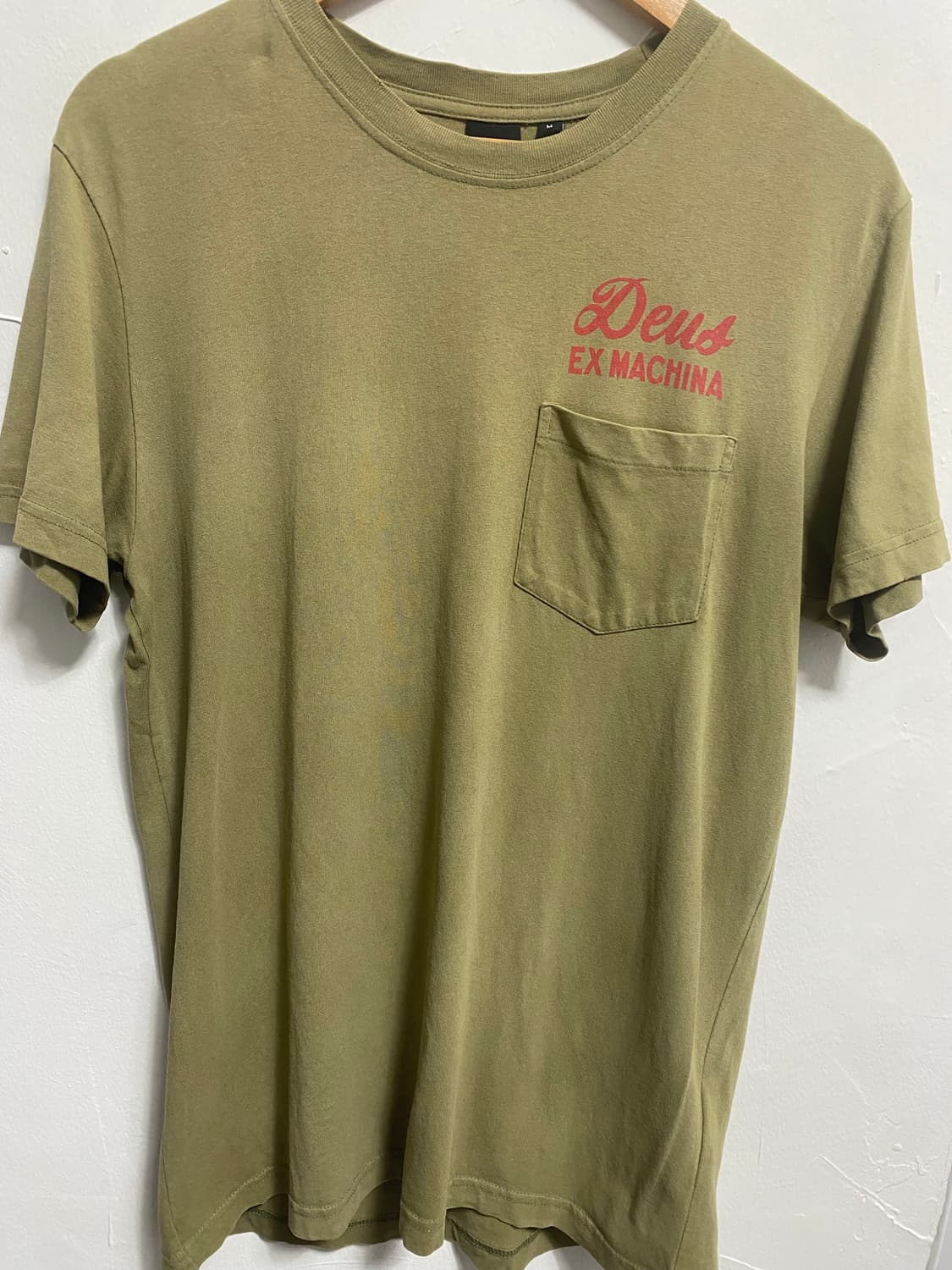 데우스 발리버전 카키색 포켓티 상품이미지2