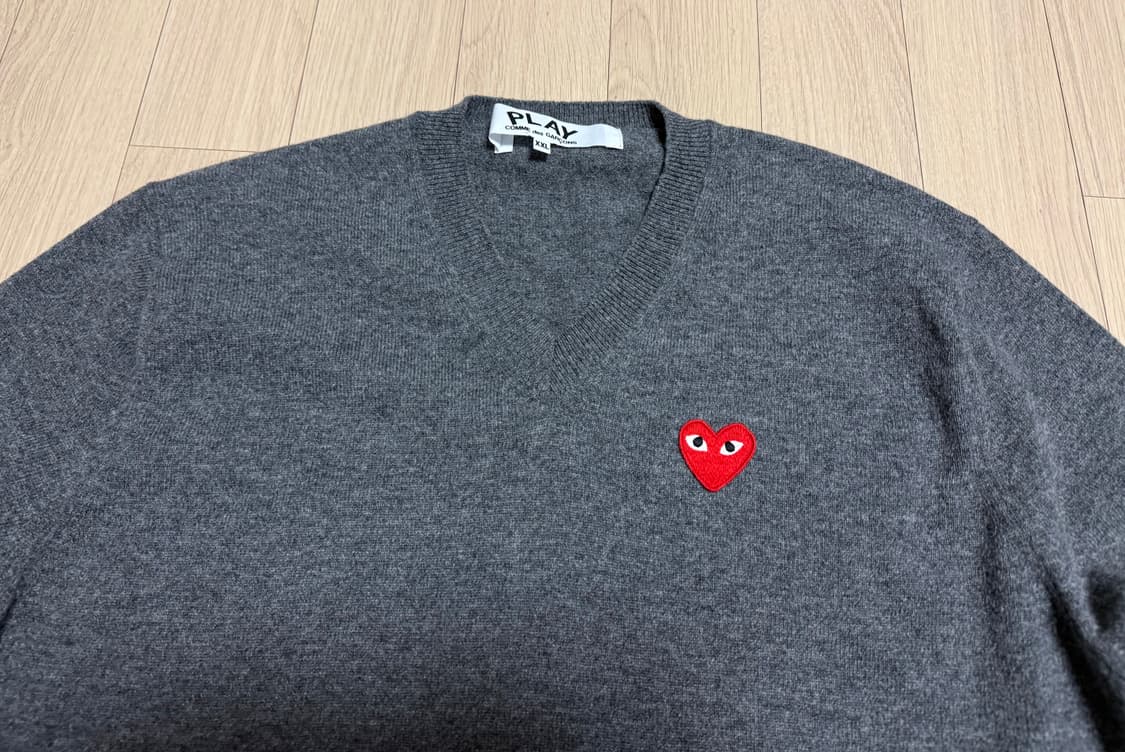 꼼데가르송(Comme des Garçons PLAY) 브이넥 니트 XXL 상품이미지1