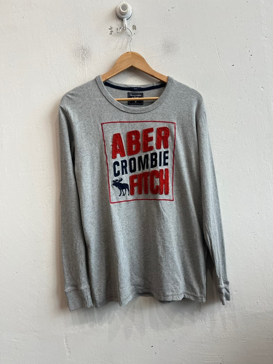 아베크롬비 아플리케 롱슬리브 상품이미지1