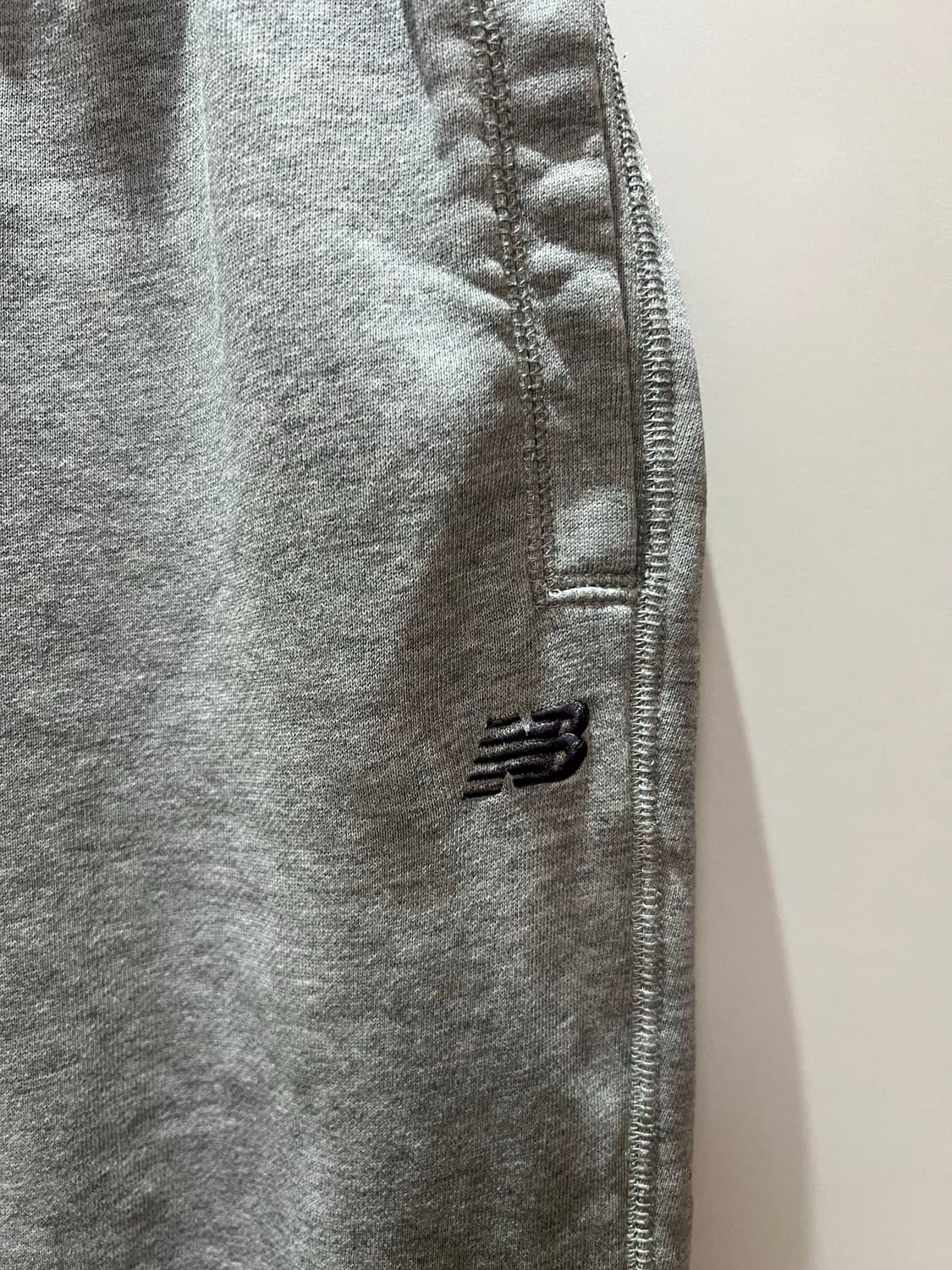 뉴발란스 베이직 밴딩 스웨트 팬츠 상품이미지2