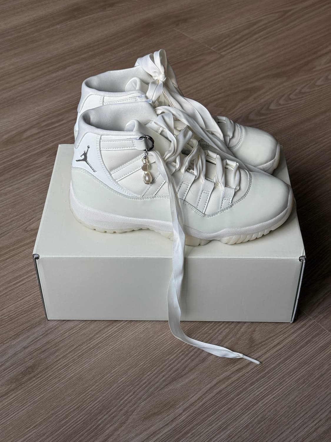 에어 조던 11 레트로 펄 250 상품이미지2