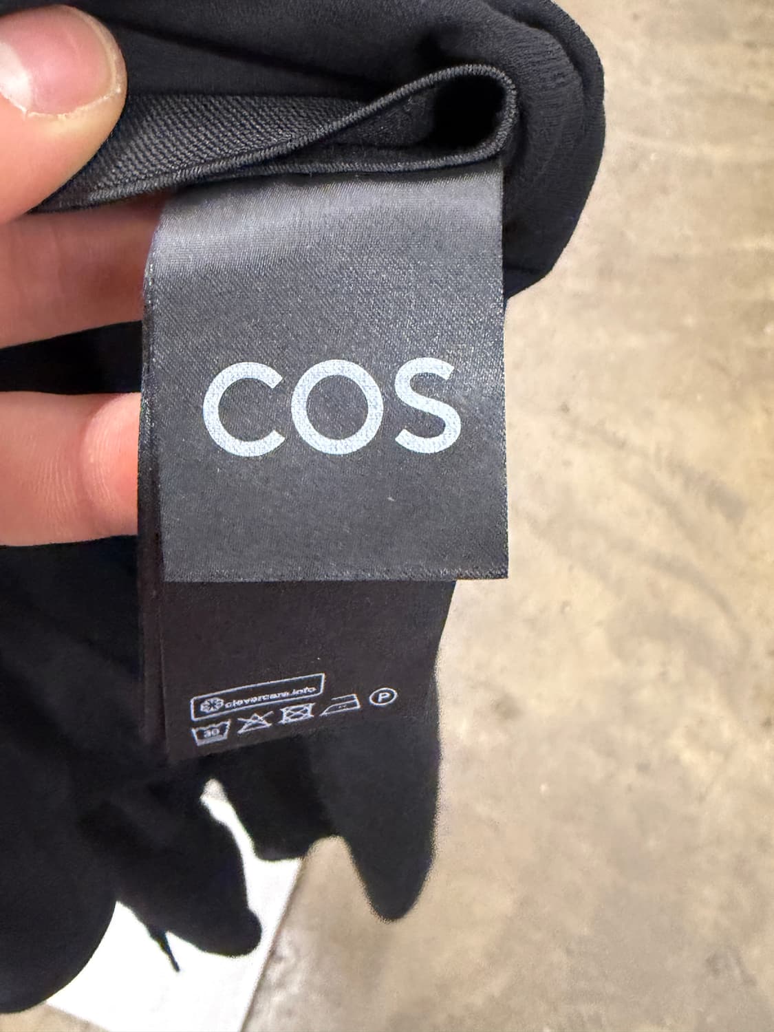 COS 플레어 미디 스커트 블랙 S 상품이미지4