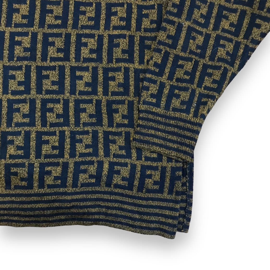 펜디 주카패턴 폴라니트 상품이미지3