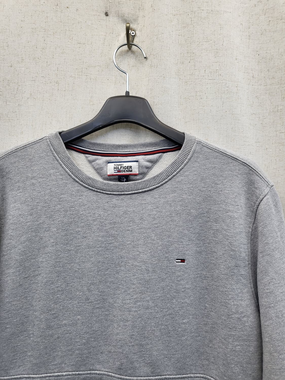 타미힐피거 그레이 맨투맨 티셔츠 상품이미지3