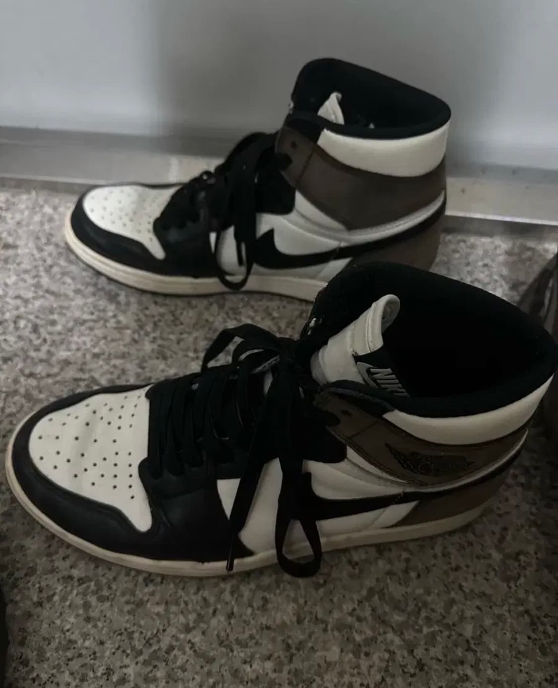 [275] 나이키 에어 조던 1 OG 하이 다크 모카 상품이미지4