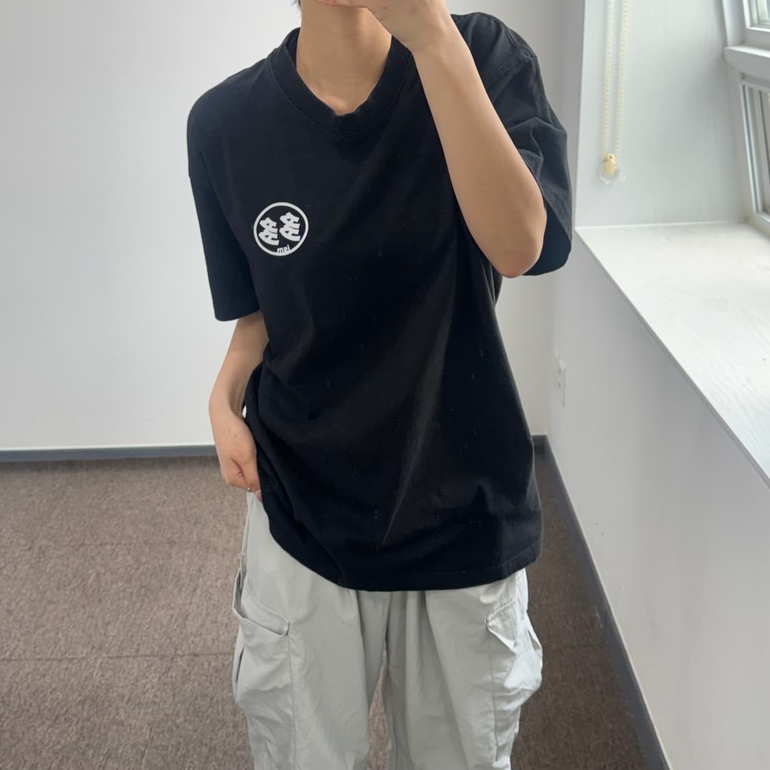다다이즘 스몰로고 블랙 반팔티 상품이미지2