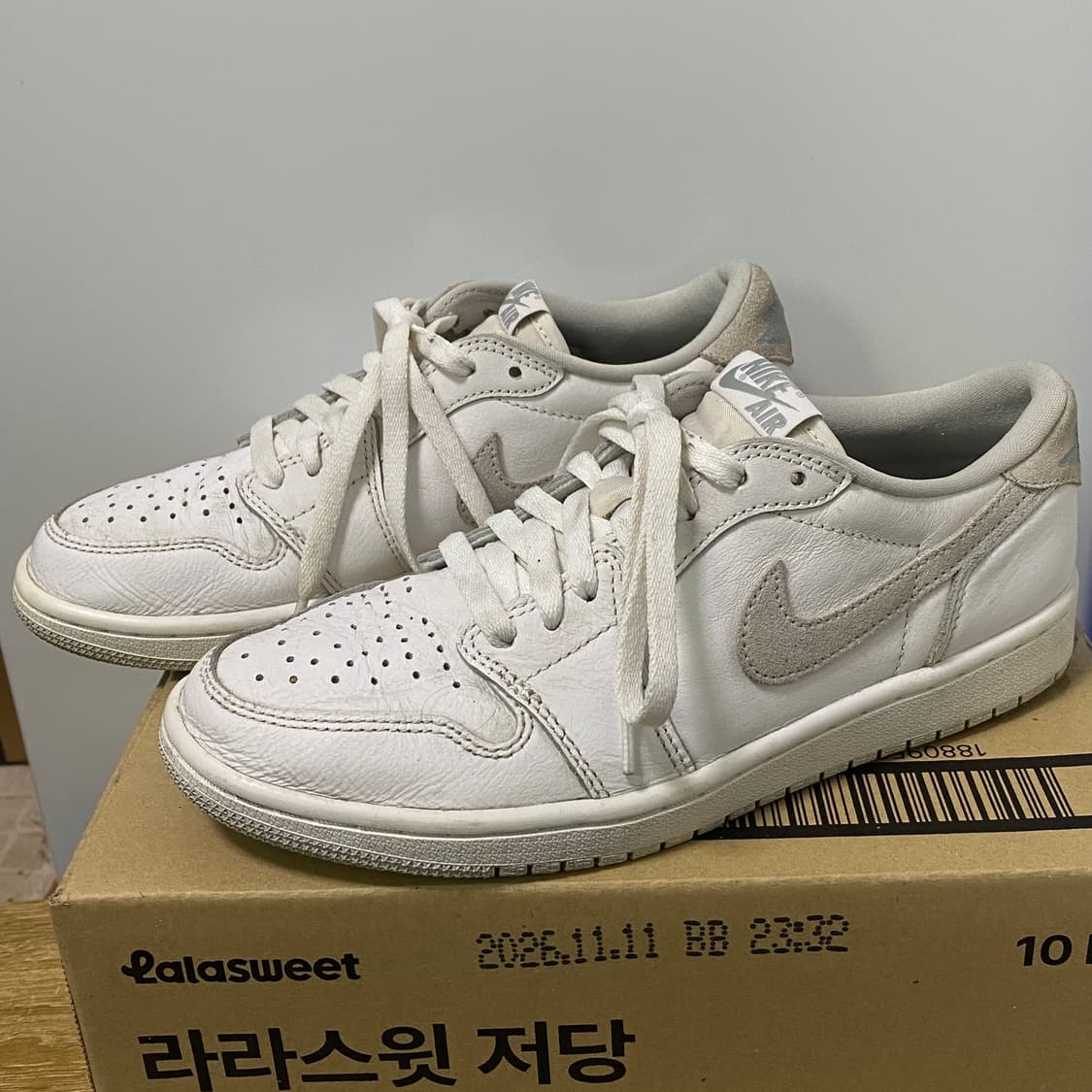 나이키 에어 조던 1 로우 뉴트럴 그레이 255 판매합니다. 상품이미지1