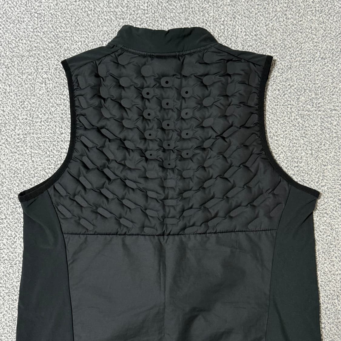 [정가 19만원] 나이키 에어로로프트 러닝용 조끼 M 상품이미지5