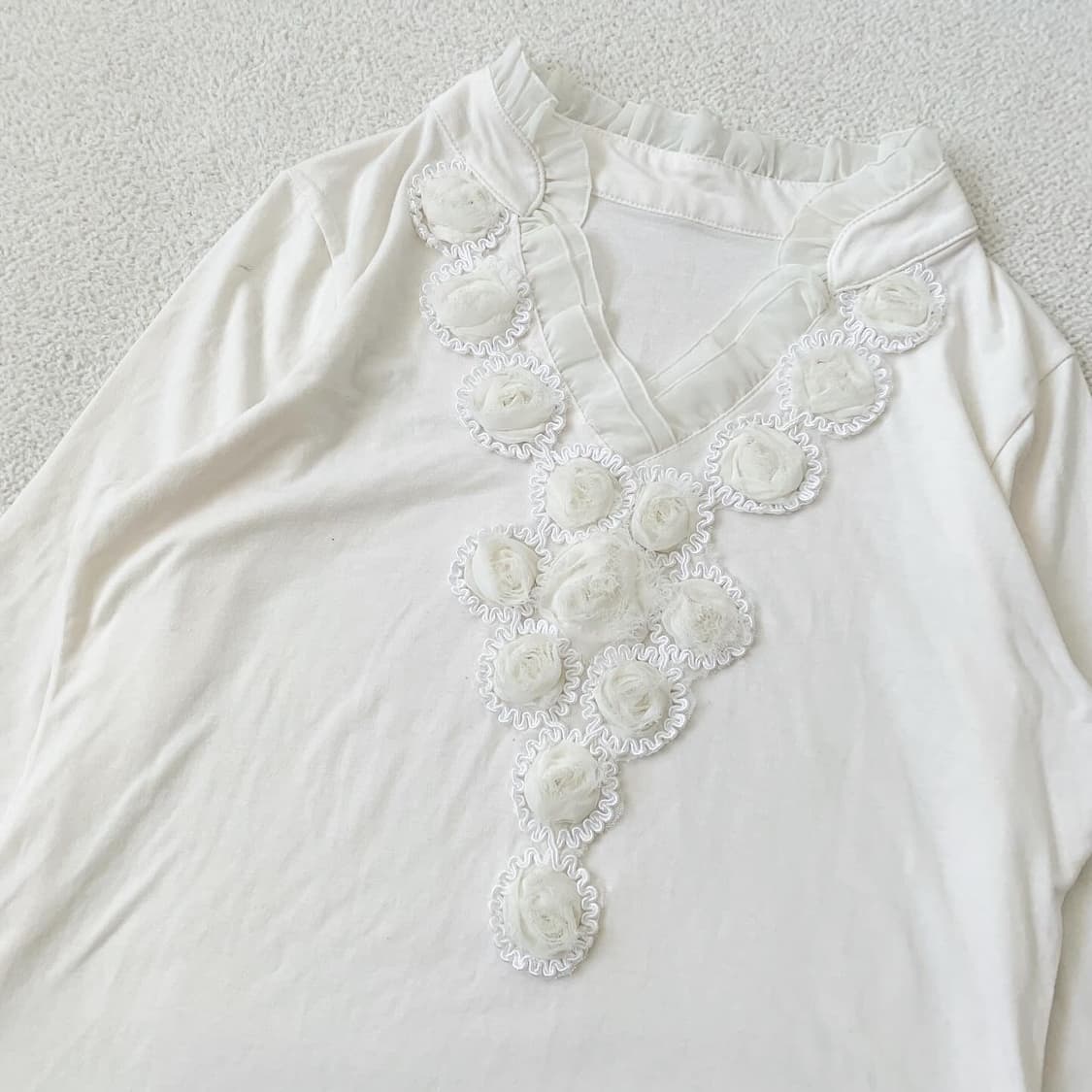 크림화이트 로즈 페어리 하이넥 롱슬리브 상품이미지1