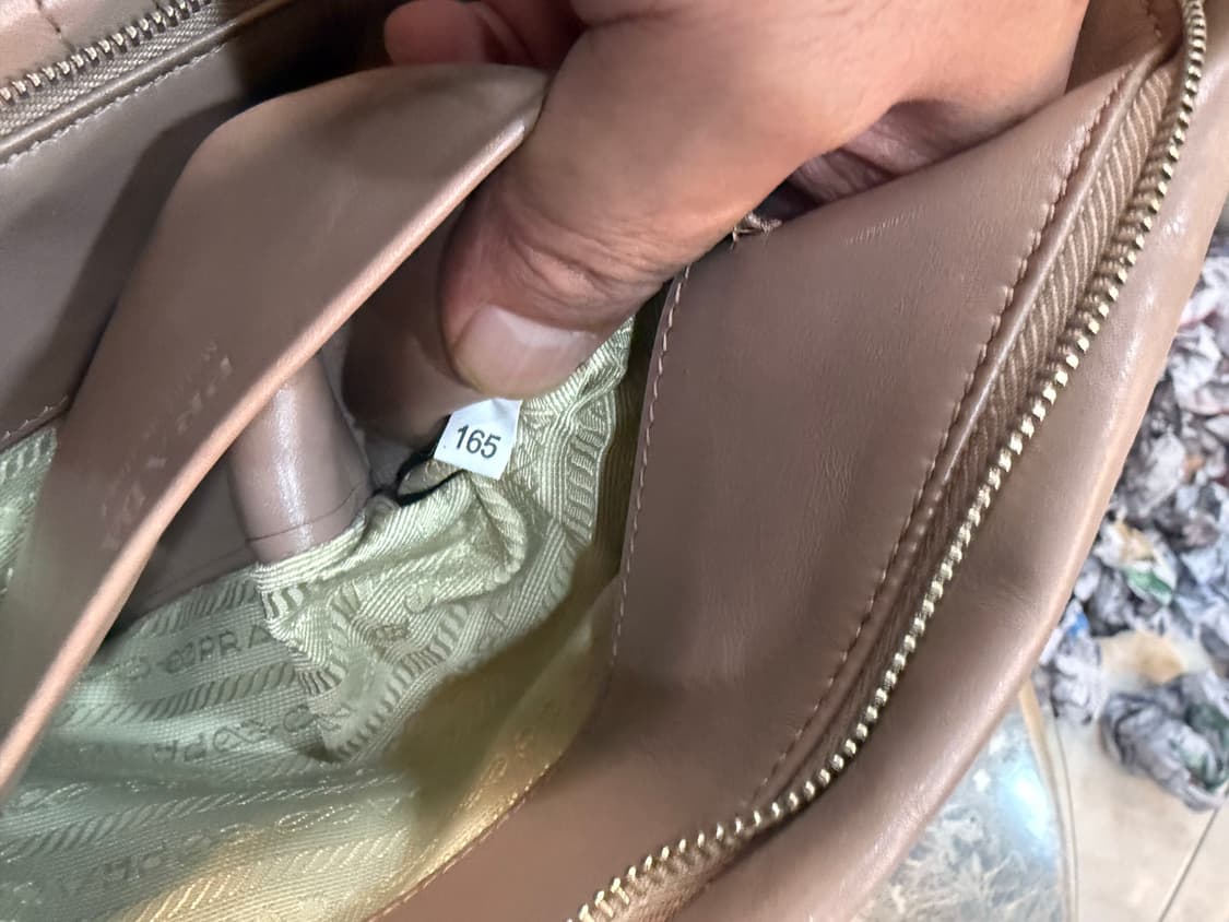 정품 프라다 다이어그램 퀄팅 클러치 크로스백 팝니다 상품이미지8