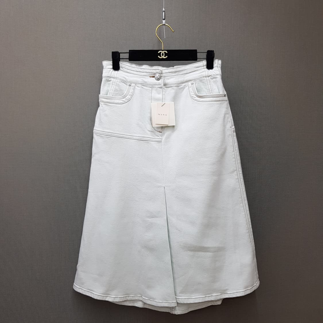 한섬 마인 2022 코튼 스트레치 데님 미디 스커트 67-98사이즈 상품이미지1