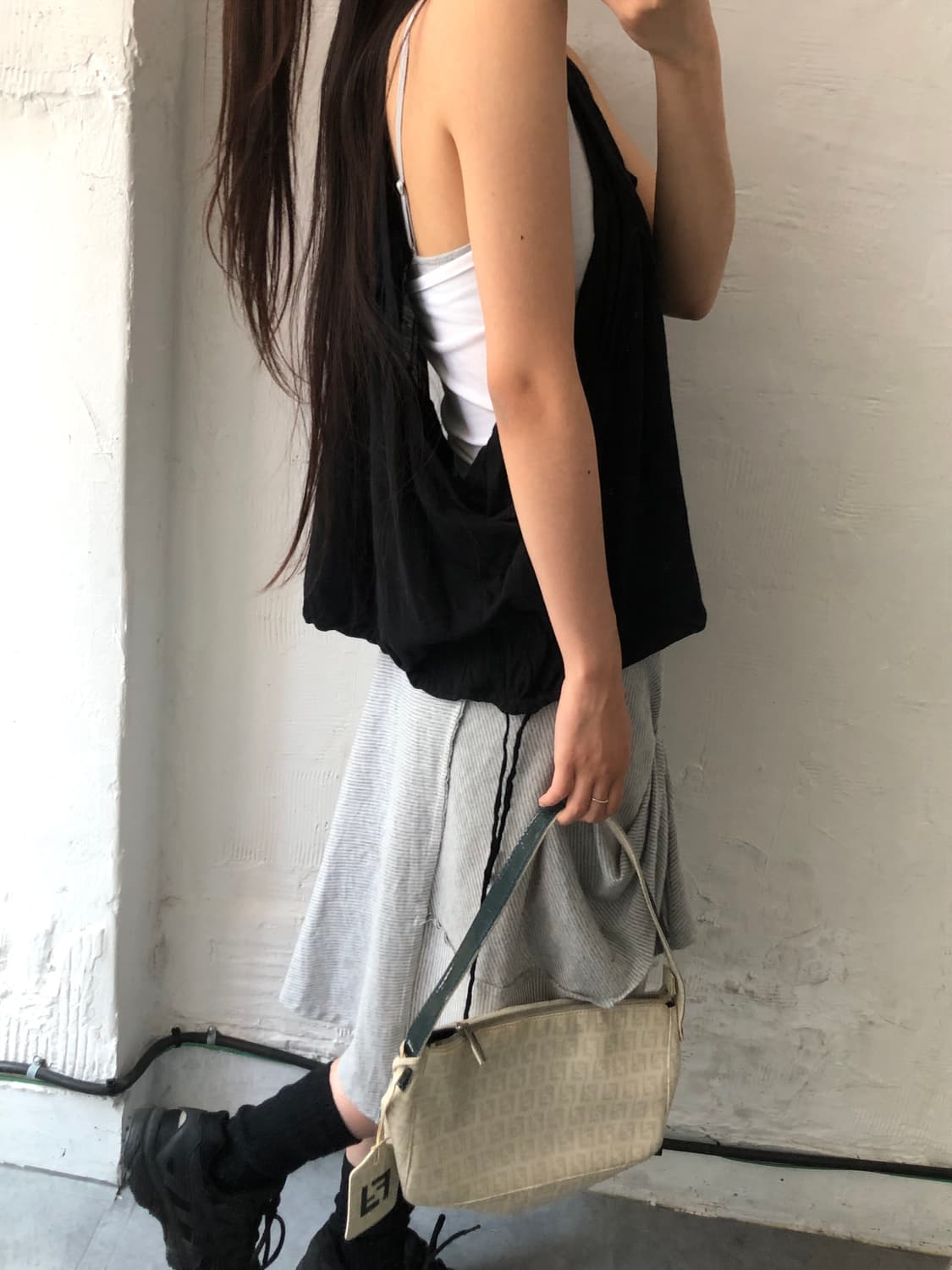 Fendi 펜디 아이보리 FF 로고 미니 캔버스 숄더백 상품이미지2