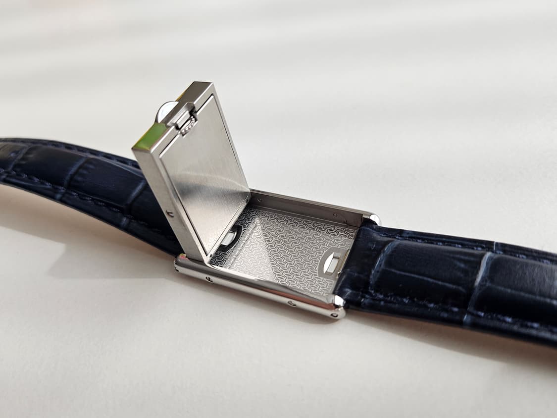 까르띠에 탱크 바스큘란트 스틸 미디움 상품이미지3