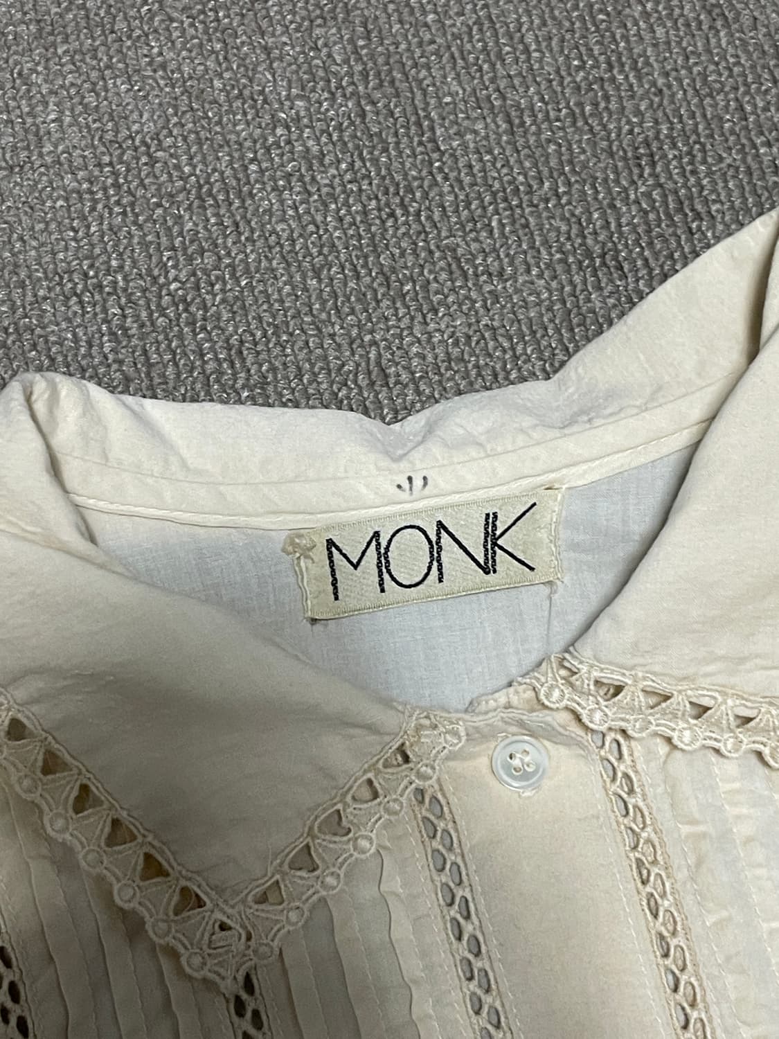 MONK 레이스 디테일 블라우스 J02597 상품이미지5