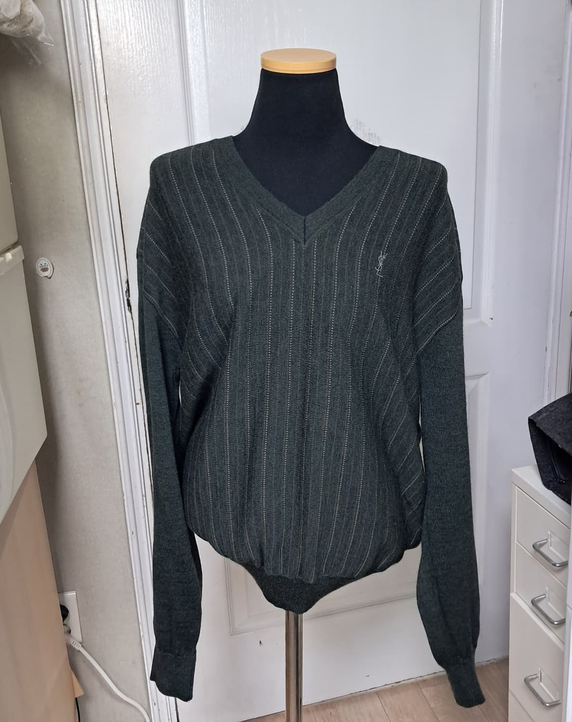 입생로랑 남성 빈티지 V넥 니트 105(상태상급) 상품이미지1