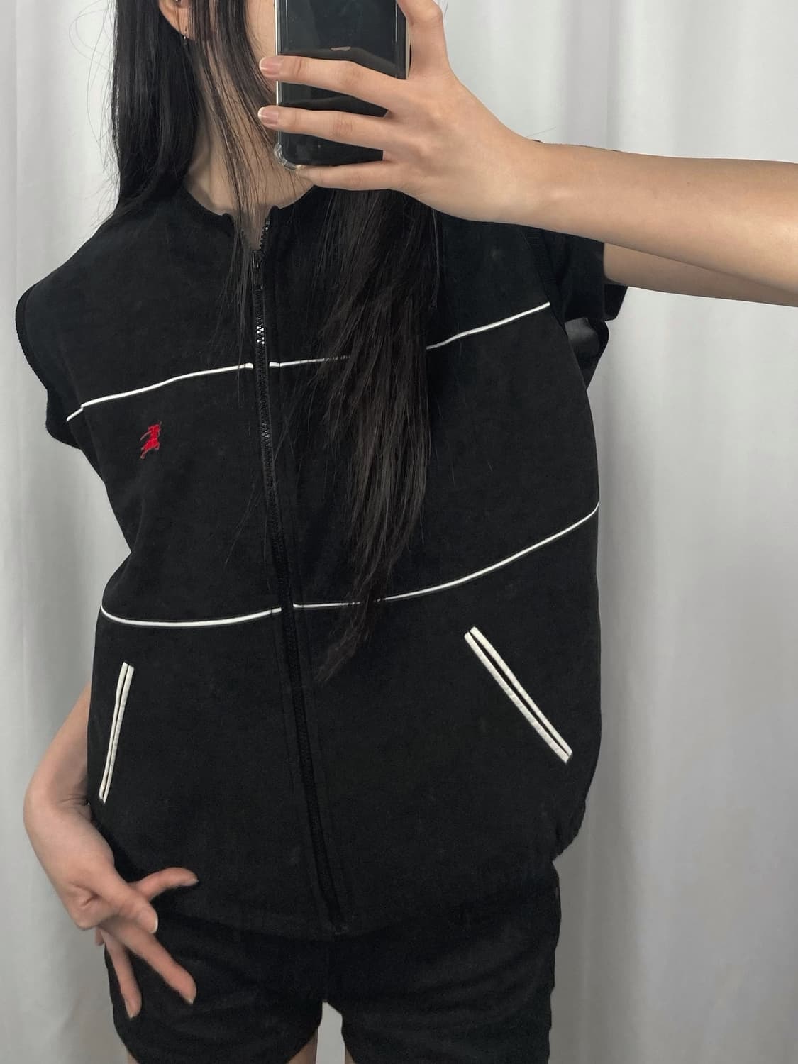 버버리 크레스트 자수 블랙 데이크론 포켓 베스트 상품이미지2