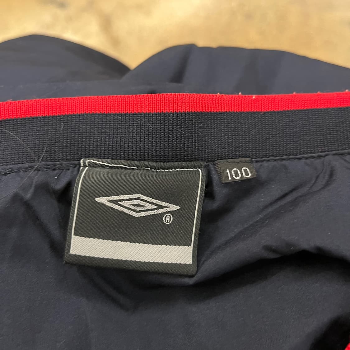 [정품/100] 엄브로 잉글랜드 축구 윈드브레이커 네이비 b16 상품이미지5