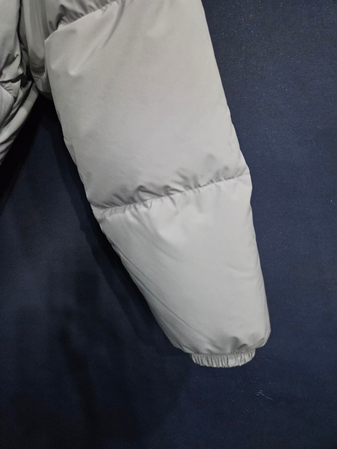 코드그라피 라이트그레이 남성 세미오버핏 95 덕다운 숏패딩  상품이미지5