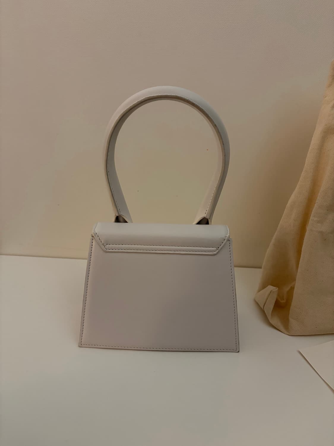 자크뮈스 르 치키토 모옌 화이트 상품이미지4