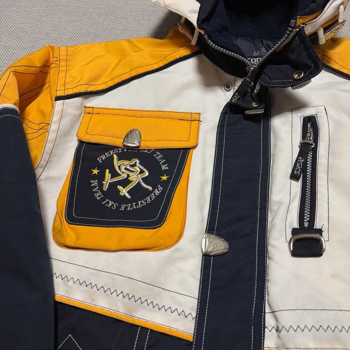 아식스 올드스쿨 스키 자켓 상품이미지2