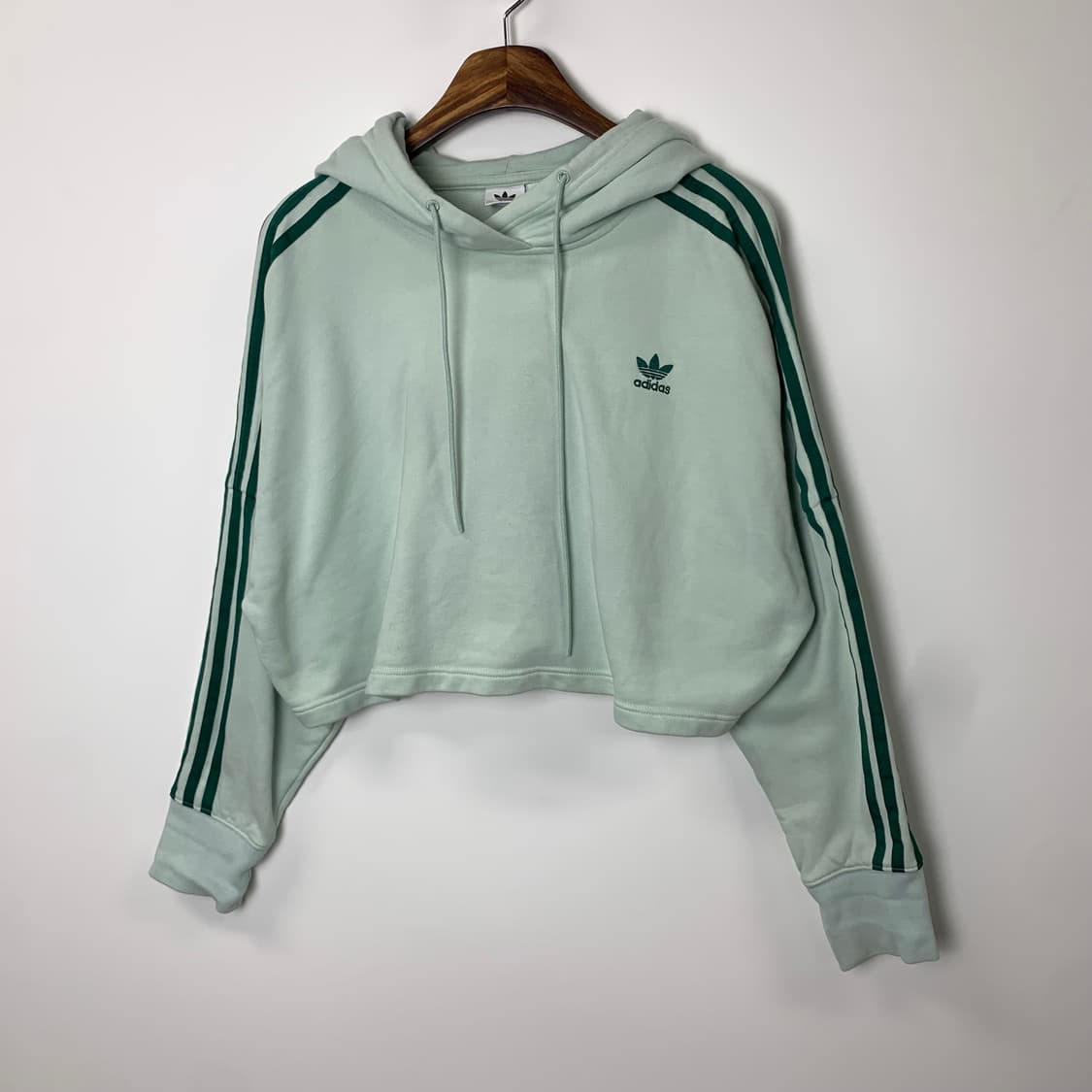 아디다스 사이드라인 화이트 크롭 후드티 상품이미지2